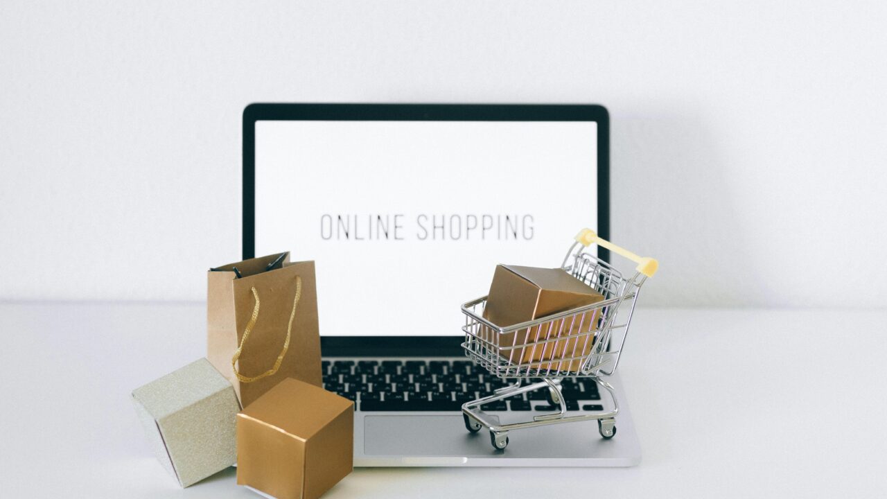 7 best website practices to convert casual listeners into paying customers