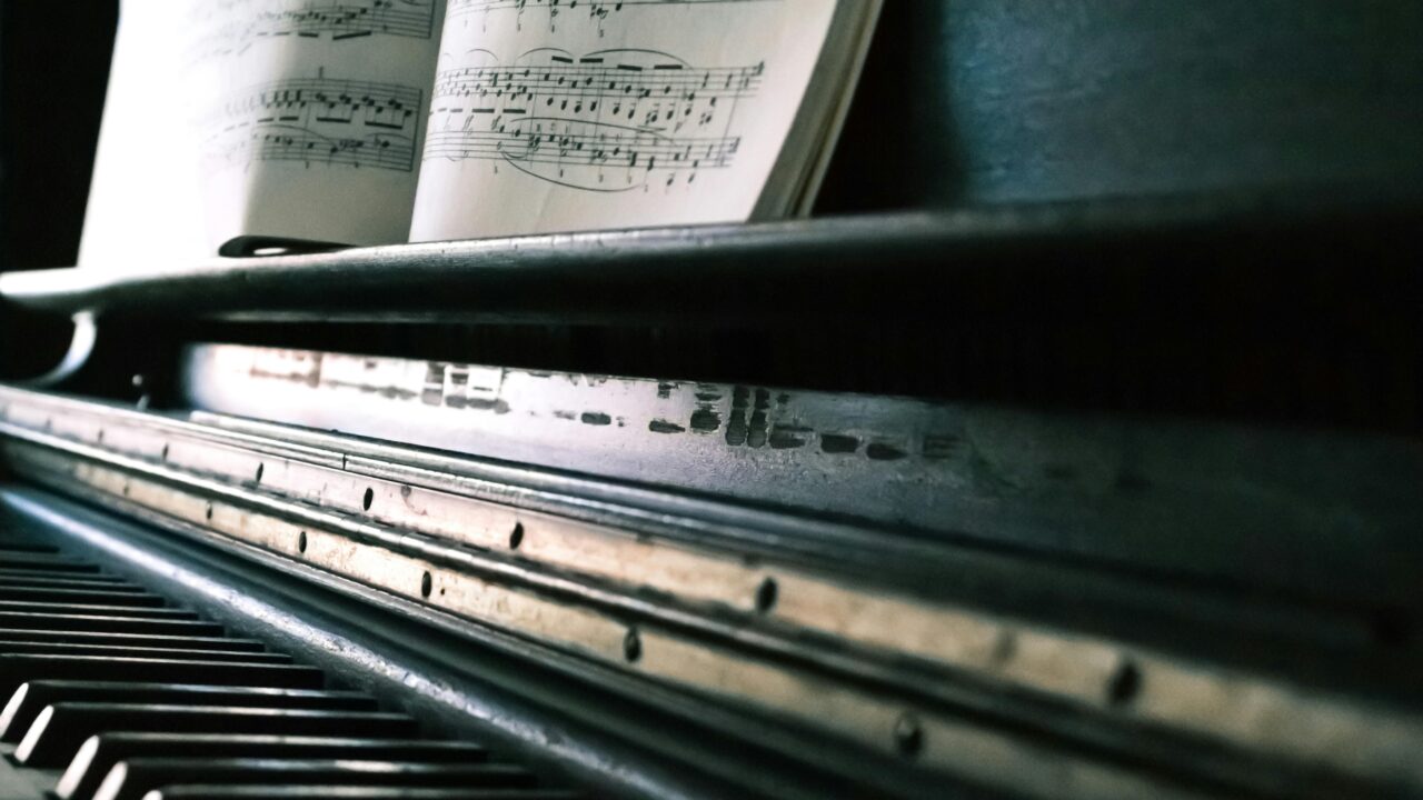 20 Music Blogs That Hit All the Right Notes
